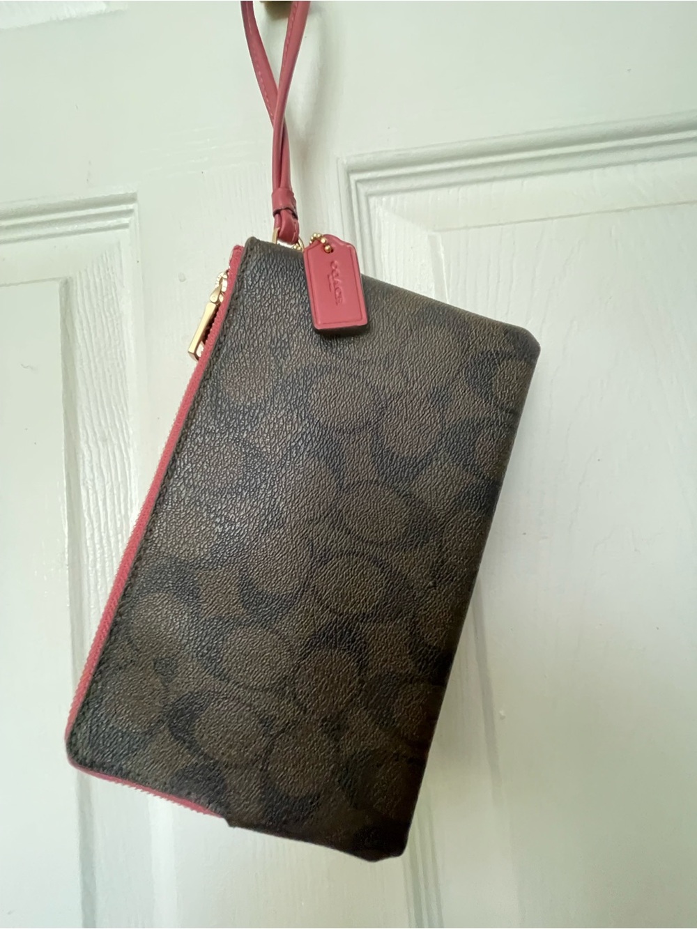 Coach Brown Signature Wristlet with Pink Trim - Picture 2 of 5